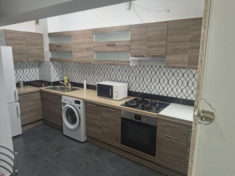 Apartament cu 3 camere decomandat în Nord
