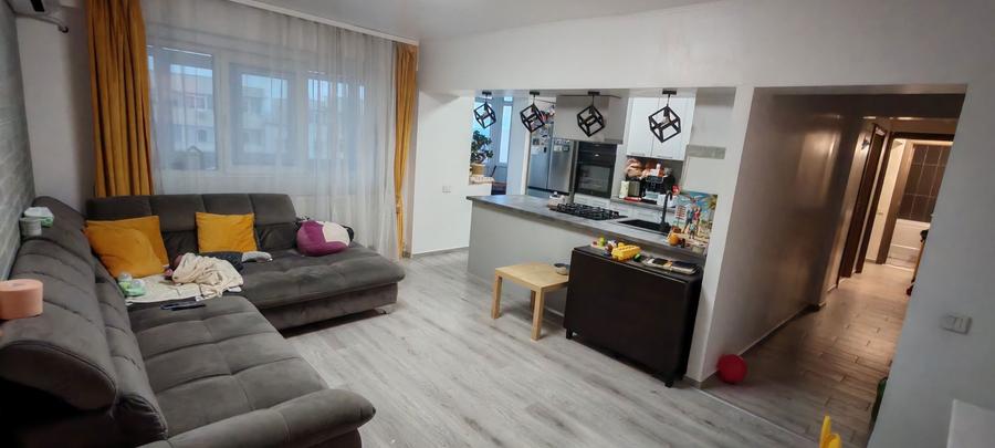 Apartament 3 camere Republicii Mega Image - 2