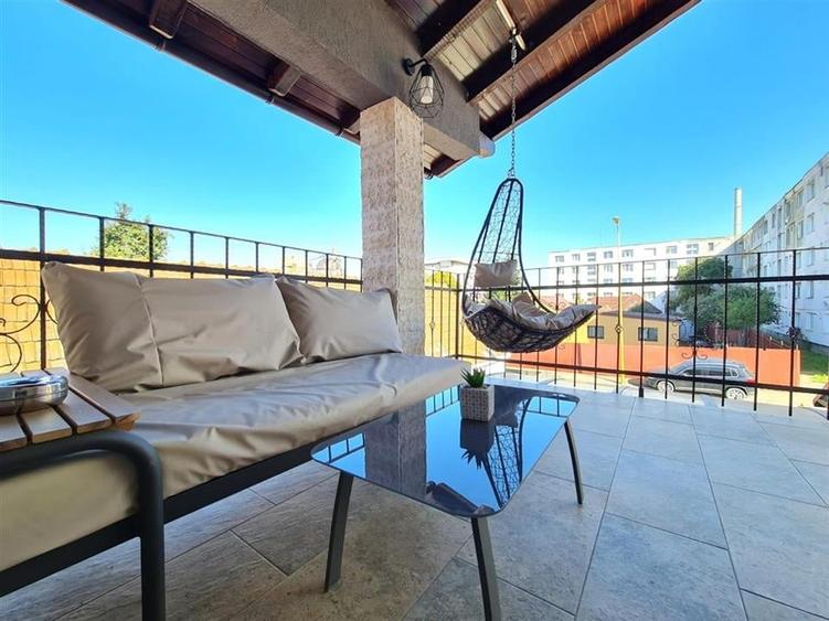 Vila moderna de 6 camere in zona Craiter - 1