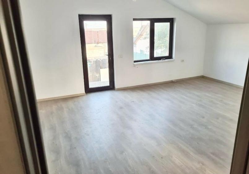 Navodari- casa p+m 4 dormitoare , living , 2 gr sanitare - 6