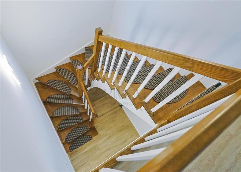 Sacalaz- dormitor la parter- despartit prin garaj- bucatarie echipata si mobilat - 6