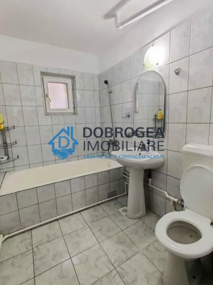 Apartament cu 2 camere decomandat în E3