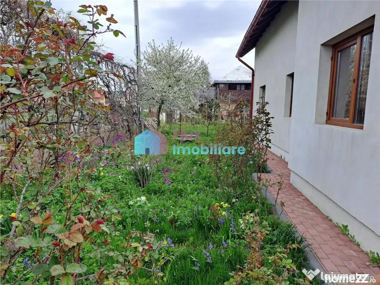 Casă cu 5 camere cu Teren 800 Mp în Cornu Luncii