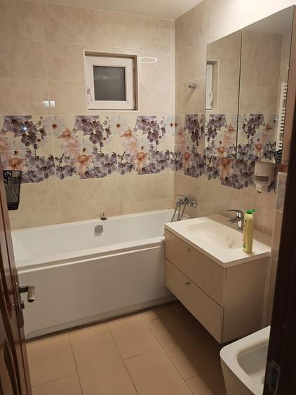 Inchiriez apartament 3 camere - Sf Lazar - Palas Mall - 1