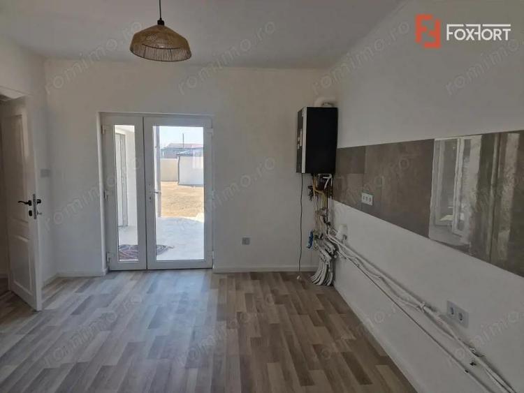 Casa individuala de vanzare cu 3 camere si teren de 710 mp - Izvin - 14