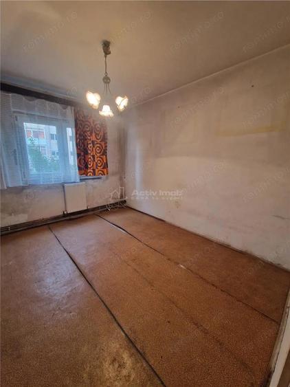 Apartament 4 camere decomandat, etaj 2, CT - Rovine - 1