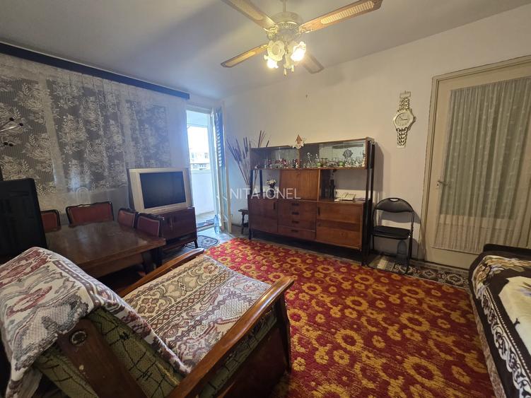 Apartament cu 2 camere semidecomandat în 1 Decembrie 1918