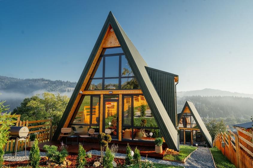 Afacere la cheie in Vatra Dornei, 2 cabane tip A Frame! - 1