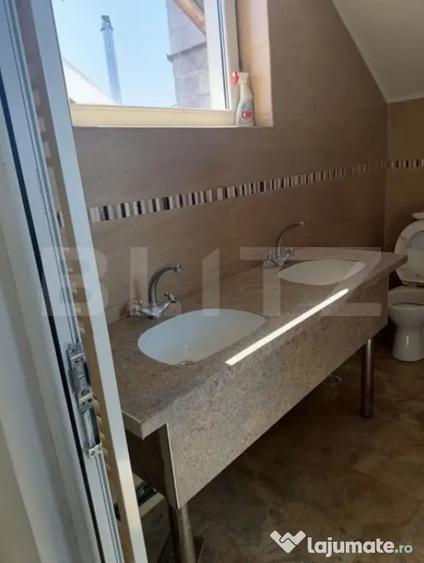 Casă cu 5 camere cu Teren 100 Mp în Central