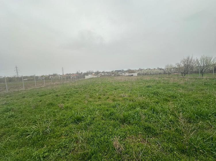 Vand teren intravilan 4100m2, 27 m deschidere - Caracal, Str Decebal - 2