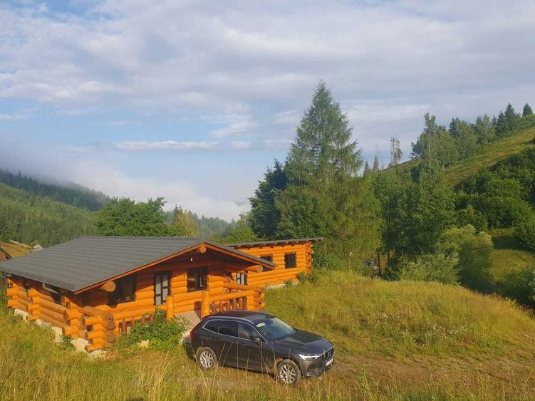 Casa de vacanta din lemn rotund, in Bucovina comuna Panaci, Coverca - 1