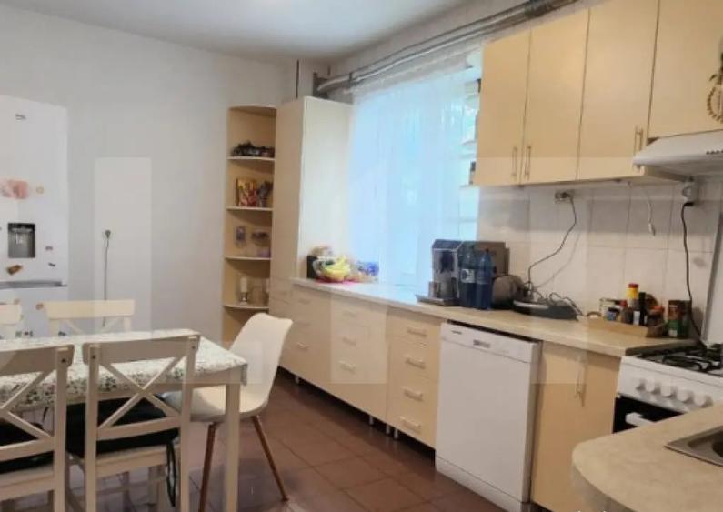 Casa la Platoul Cornesti cu 12 camere cu Piscina Interioara - 4