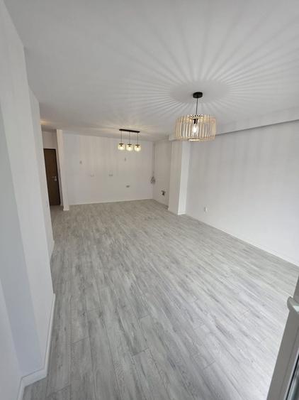 Apartament cu 2 camere semidecomandat în Florești