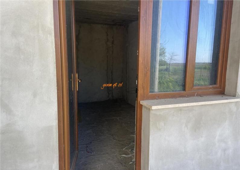 Casa de in sat Botarlau , parter si mansarda cu suprafata - 19