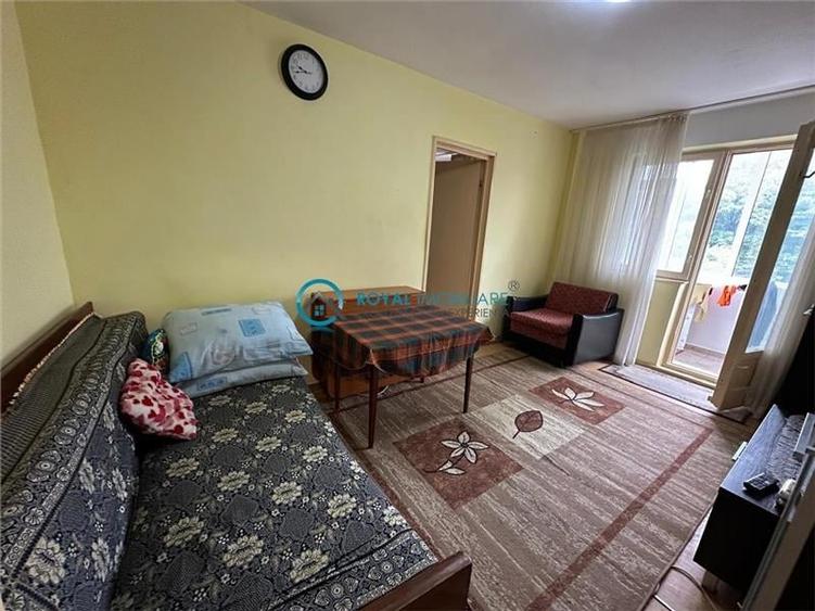 Royal Imobiliare - Vanzare apartament 2 camere zona Vest - 2