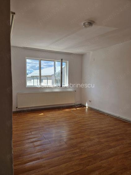 Vind 3 apartament la casa Vind 3 apartament la casa