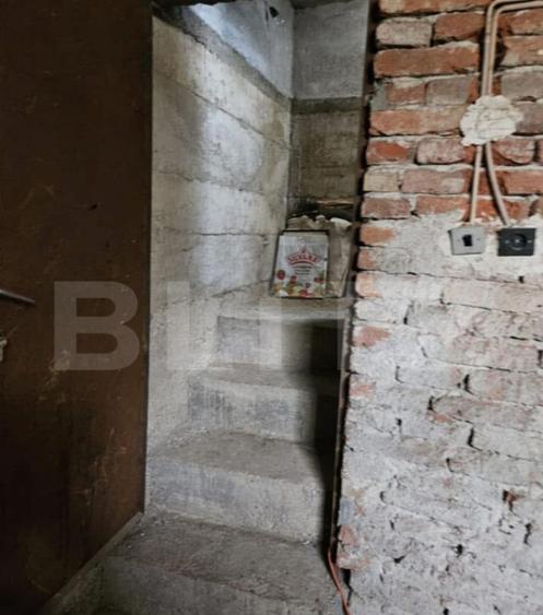 Casa de vanzare, 37 mp utili/nivel, teren 500 mp, zona Berc - 3