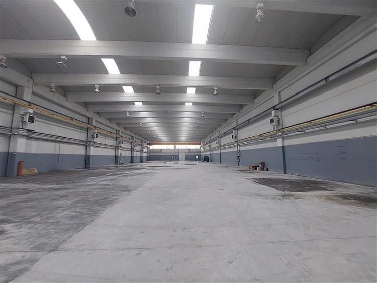 Hala cu pod rulant, de vanzare sau de inchiriat, in Zona Industriala de vest! - 1