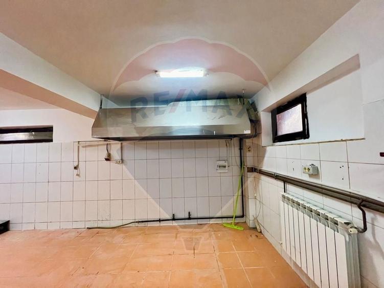 Spatiu comercial de 190mp de vanzare in Mangalia - 11