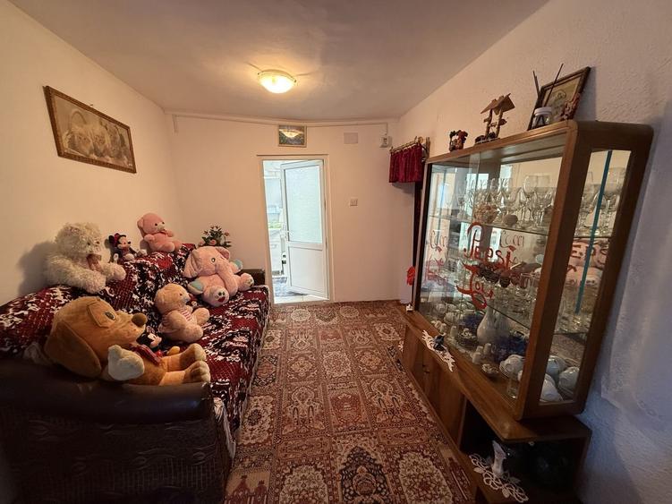 Casa demolabila  și teren 800mp cu toate utilitățile deschidere 26,5mp - 10