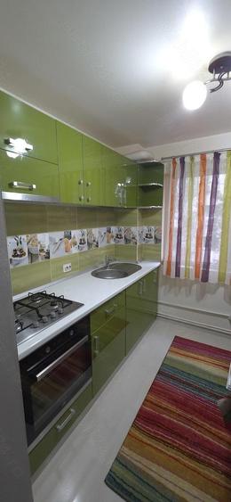 Apartament 3 camere confort 1 semidecomandat in zona Micro 3 Buzau - 5
