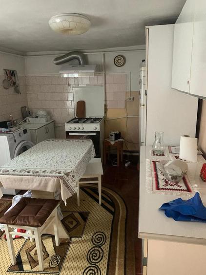 Casa spa?ioasa de inchiriat 4 camere, curte proprie Constan?a (str. ?erban Voda) - 2