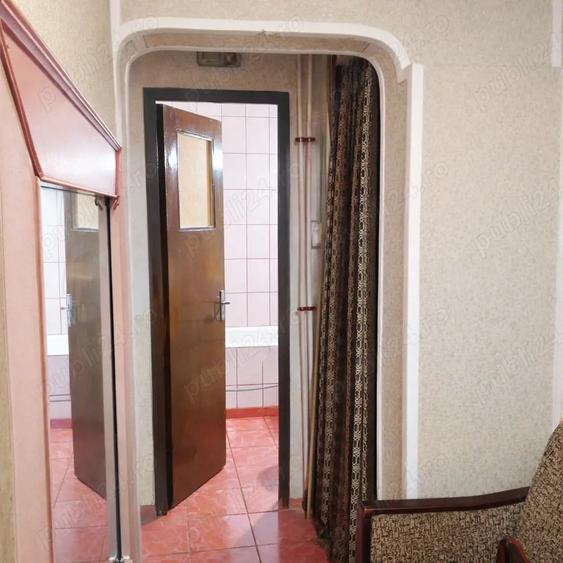 Apartament 2 camere decomandat 48 m Calea Vitan vedere lini?tita etaj 1 - 8