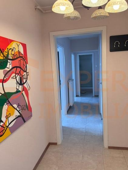 Apartament 3 camere de vanzare, situat in Zona Centrala - 7