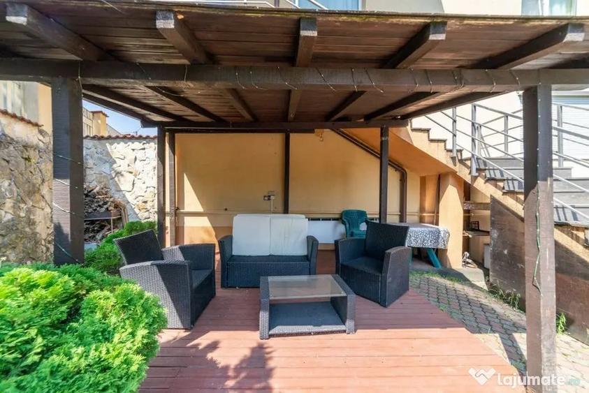 Casă cu 6 camere cu Teren 475 Mp în Găvana