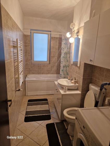 Inchiriez garsoniera decomandata 38 mp utili - 4