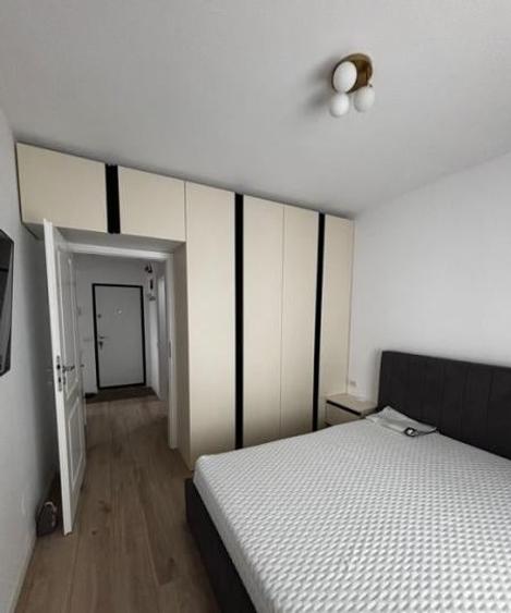 Apartament cu 2 camere decomandat, mobilat în Apărătorii Patriei