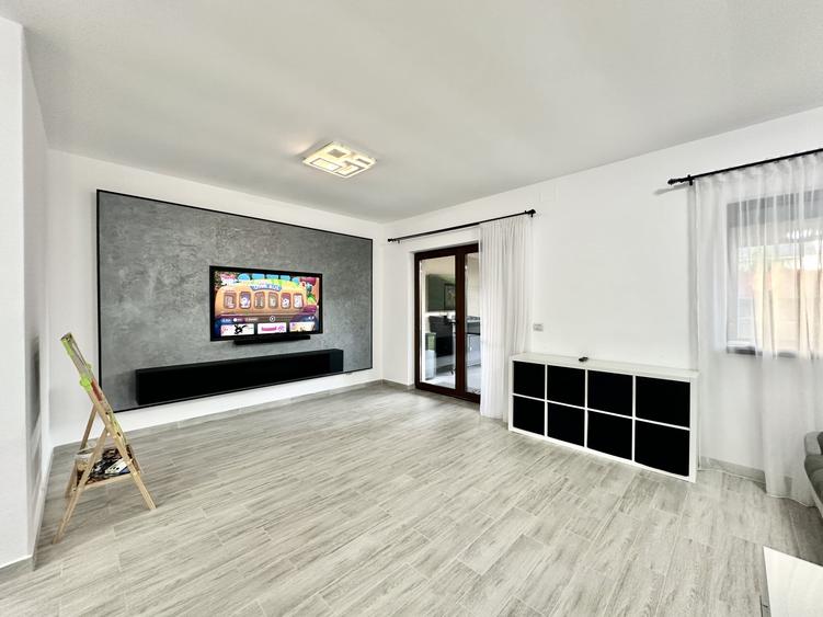 Duplex cu 4 camere cu Canalizare în Moșnița Veche