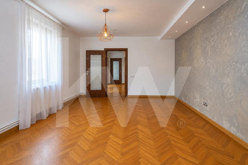 Casă individuală cu 3 camere cu Canalizare în Turnișor