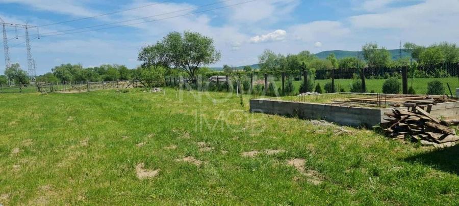 Teren agricol extravilan de 2491 mp, în Vest