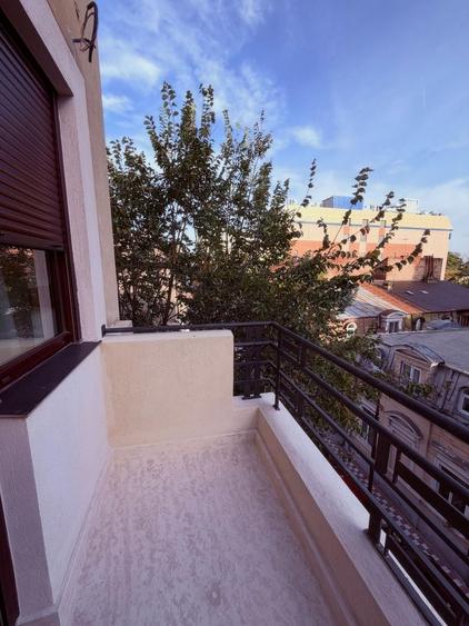 Apartament cu 3 camere, mobilat în P-ța Romană