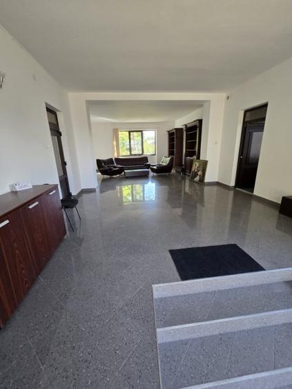 Casă individuală cu 6 camere cu Canalizare în Cenad