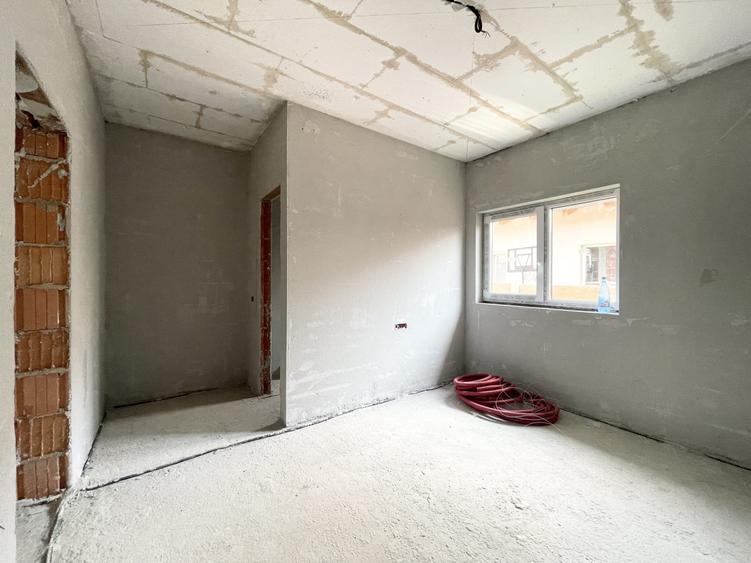 Duplex cu 3 camere cu Canalizare în Moșnița Veche