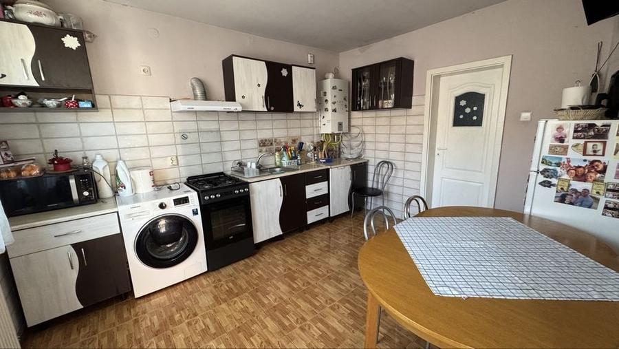Casă cu 2 camere în Central