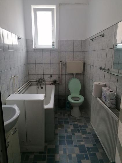 Apartament cu 3 camere nedecomandat în Central
