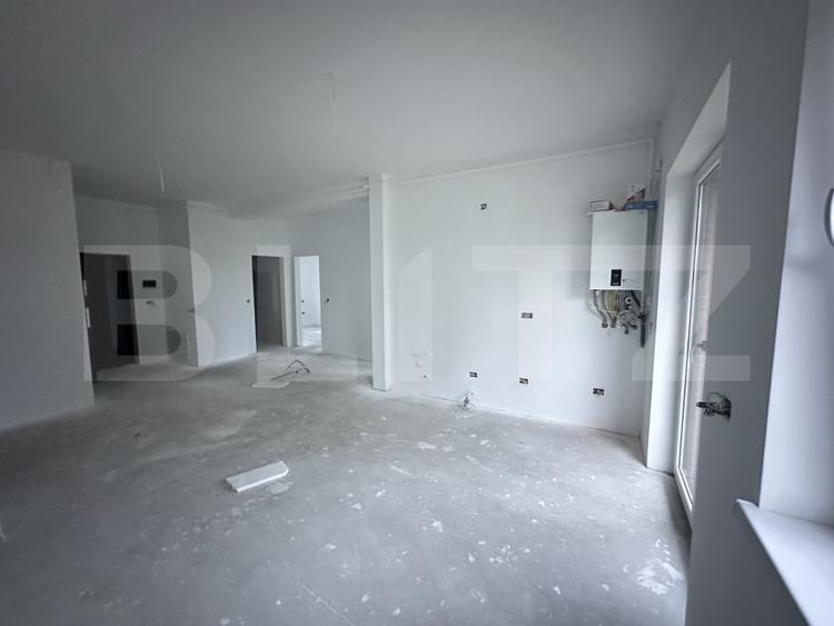 Apartament cu 3 camere decomandat în Careiului