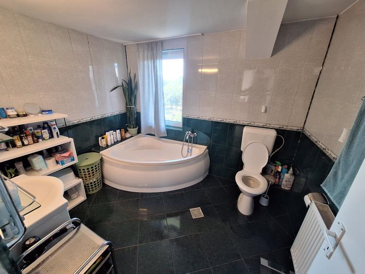 Duplex cu 4 camere cu Canalizare în Ciarda Roșie