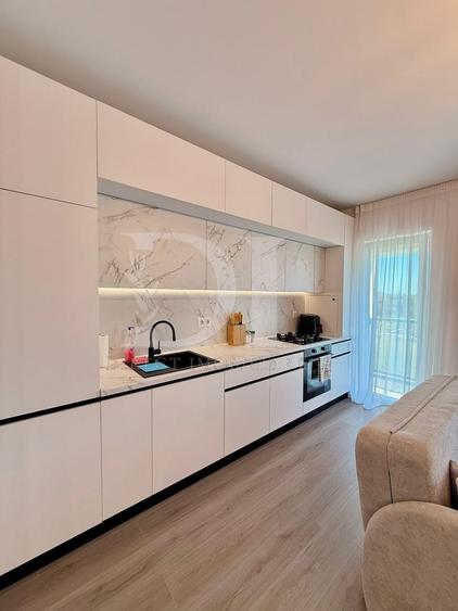 Apartament cu 2 camere semidecomandat, mobilat în Florești