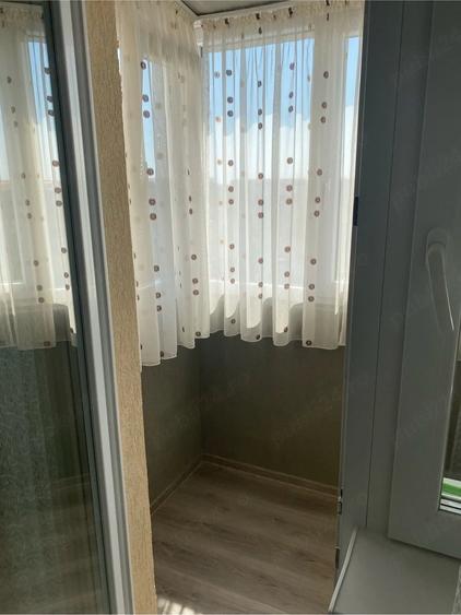 Apartament cu 3 camere semidecomandat în Dâmbovița