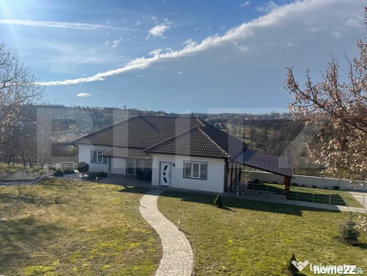 Casă cu 5 camere cu Teren 4400 Mp în Central