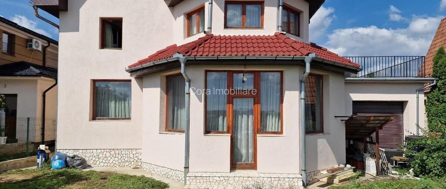 Casa de vanzare, Sanmartin la intrarea in localitate