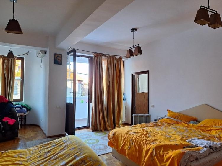 Resedinta deosebita,constr 2012,parc Carol 10min,7 camere,7 bai,2 locuri parcare - 8