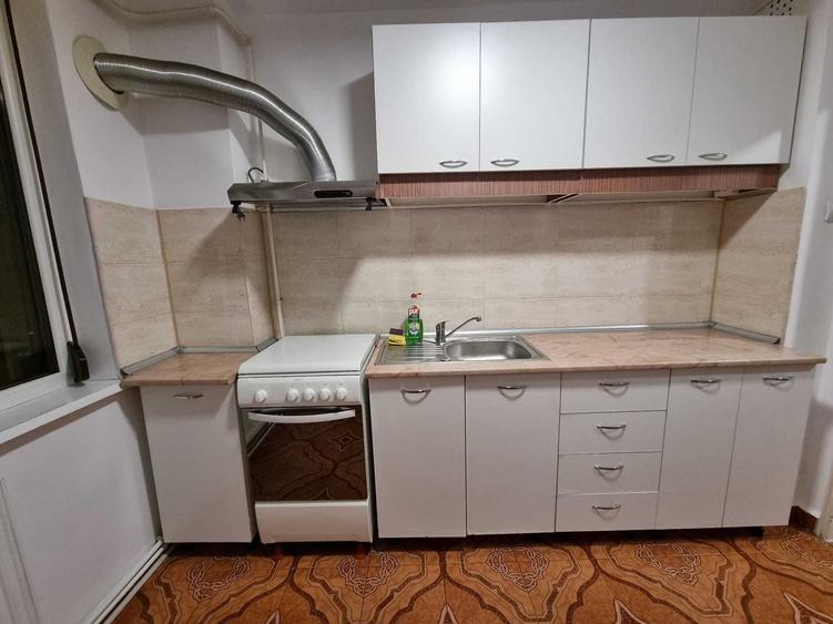 Apartament cu 2 camere semidecomandat în Hipodrom