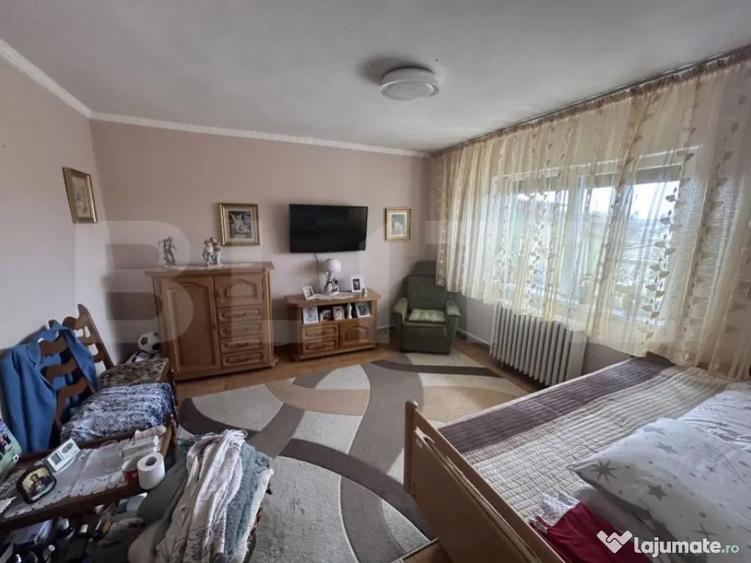 Casa cu 4 camere zona Rogerius - 8