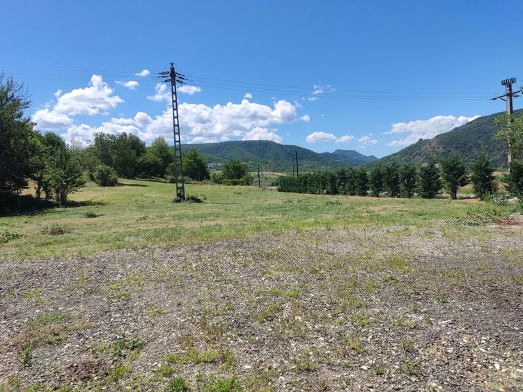 Teren de vanzare/inchiriat la 11 km de Autostrada - 2