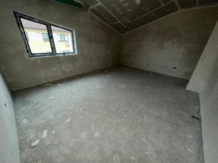 CASE TIP DUPLEX, 6 CAMERE, TOATE UTILITATILE, CENTRALA, COMISION 0% - 7